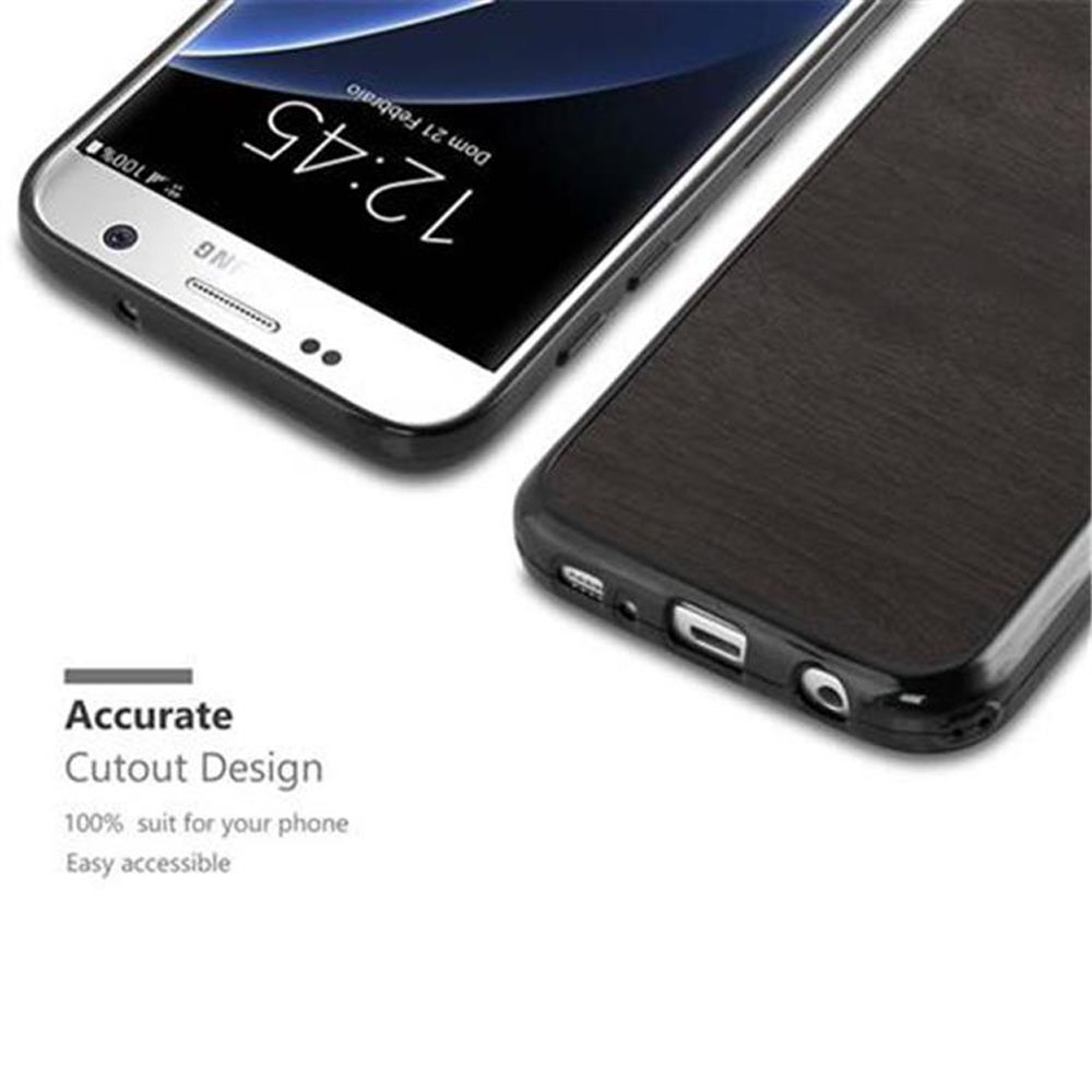 Telefono e custodia con texture simile al legno. La custodia è nera e il telefono è bianco e nero.