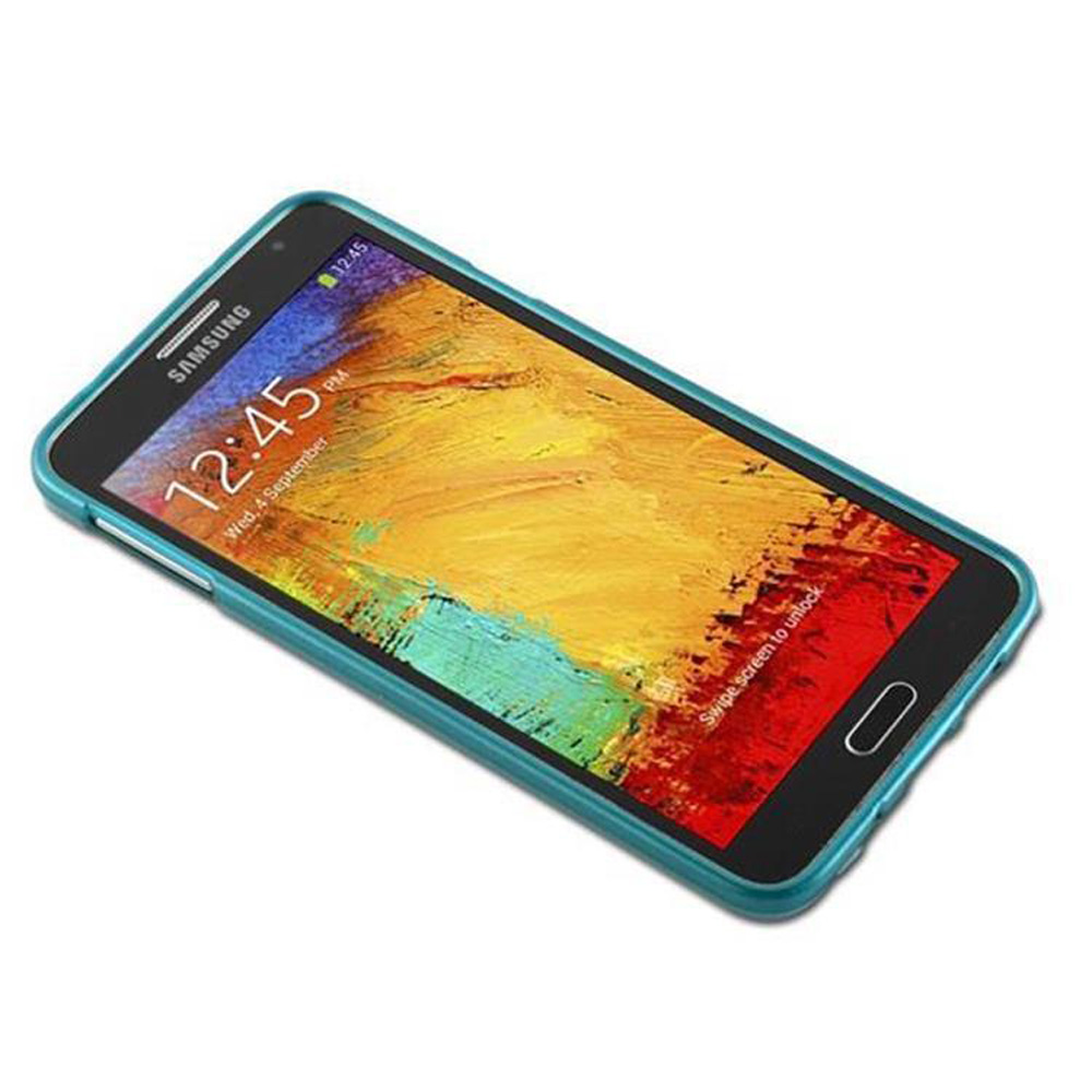 Custodia blu per telefono su un telefono Samsung. Visualizza l'ora. Sfondo bianco. Il telefono è leggermente inclinato.