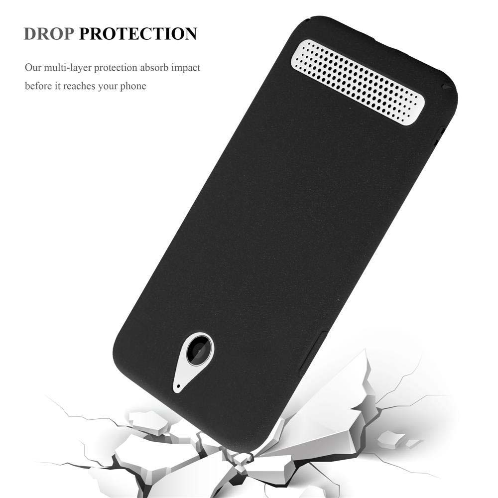 Una funda negra para teléfono cae sobre una superficie agrietada. La funda tiene un agujero para la cámara y un recorte para el altavoz.