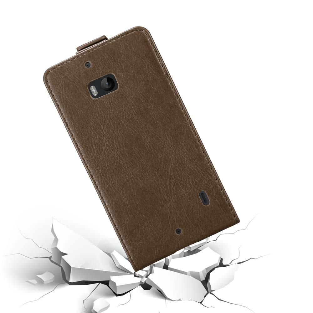 Braune Leder-Flip-Handyhülle fällt auf eine zerbrochene Oberfläche. Die Hülle ist offen und zeigt das Telefon darin.