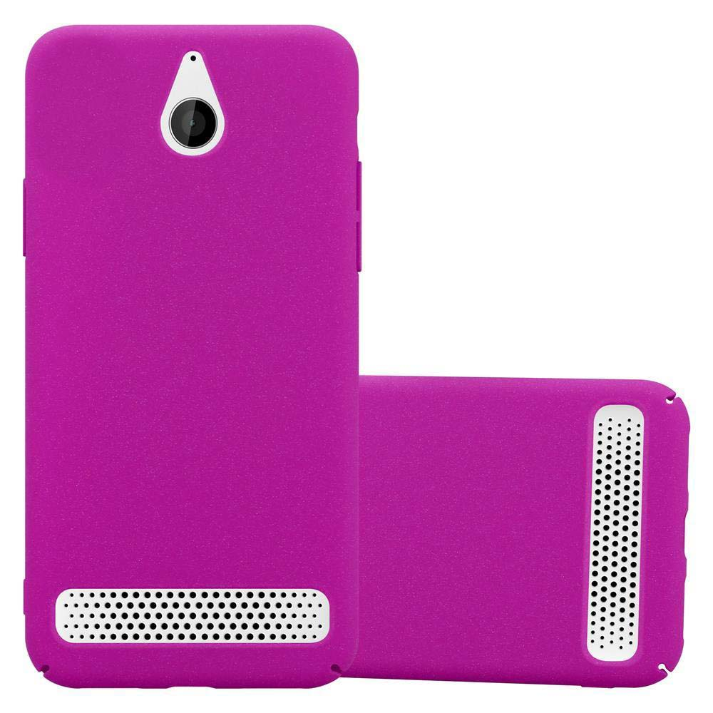 Coque de téléphone violette. Deux coques, une avec un téléphone. Le téléphone a une caméra.
