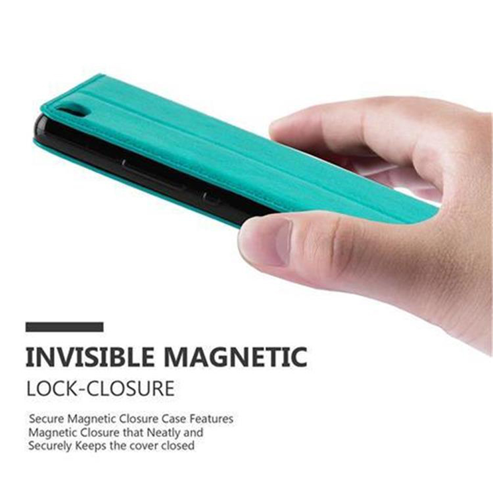 Imagen muestra mano sosteniendo teléfono. Texto dice 'Cierre magnético invisible'. Se muestra una funda verde.