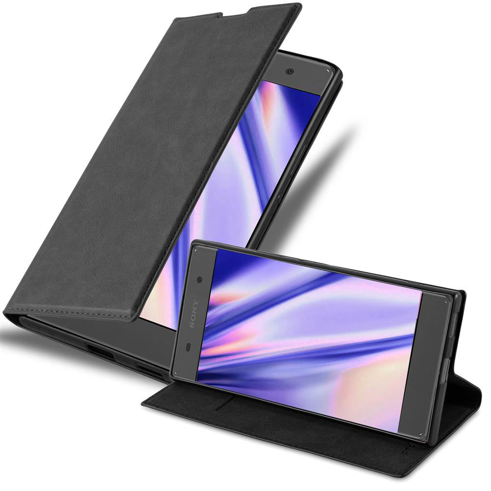 Dos teléfonos en una funda de cuero negra, uno abierto, otro cerrado.