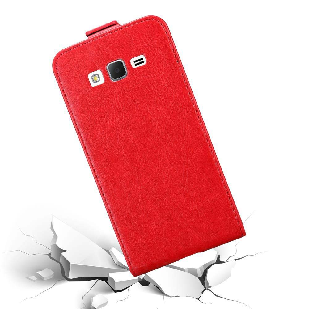 Una funda de teléfono de cuero rojo, que parece caer sobre una superficie con un fondo blanco agrietado.