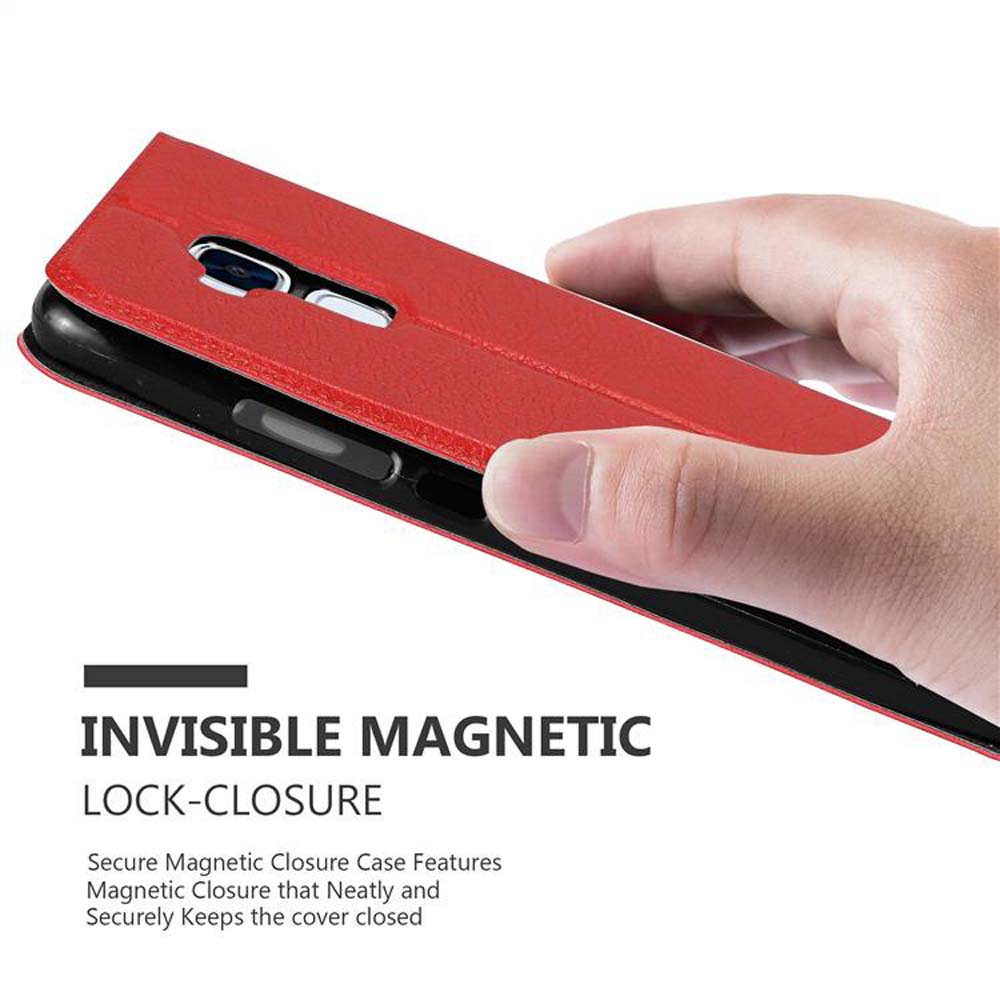 Custodia per telefono rossa tenuta aperta da una mano. Testo: Chiusura magnetica invisibile.
