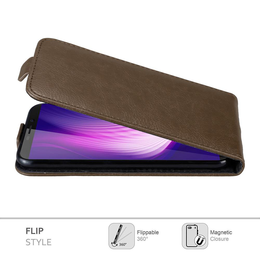 Una custodia in pelle marrone aperta, che rivela lo schermo di un telefono. Il testo dice 'Flip Style'.