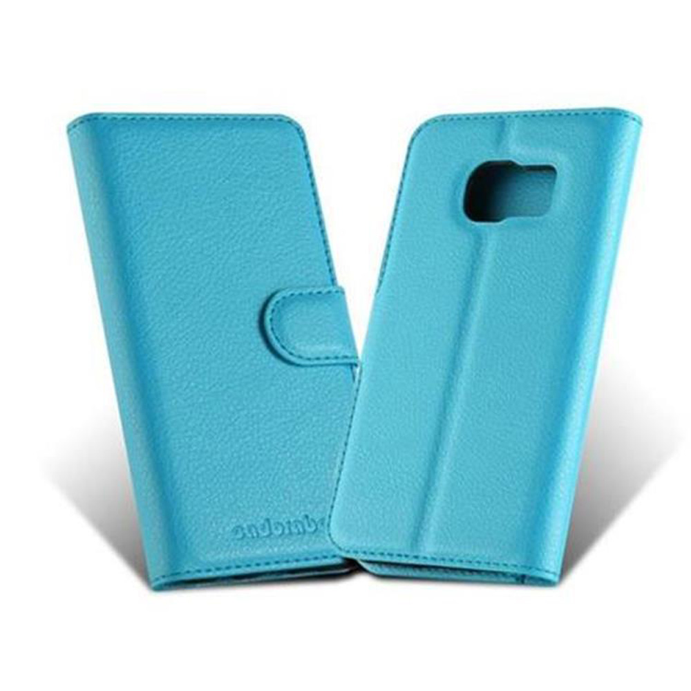 Due custodie blu per telefono, aperte e chiuse, con un bottone e un logo. Testo: cadorabo.