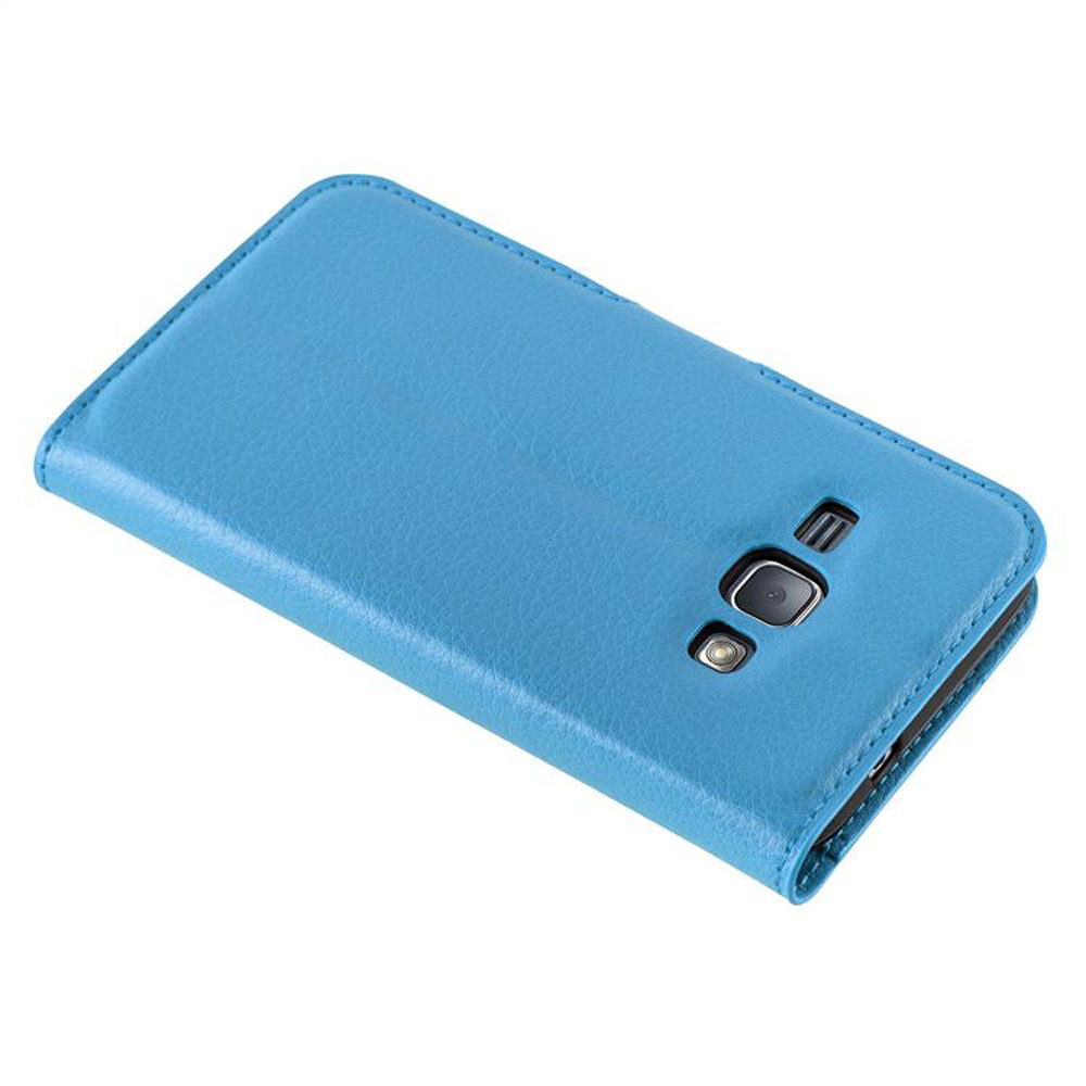 Blaue Handyhülle geschlossen, mit sichtbarer Handykamera.