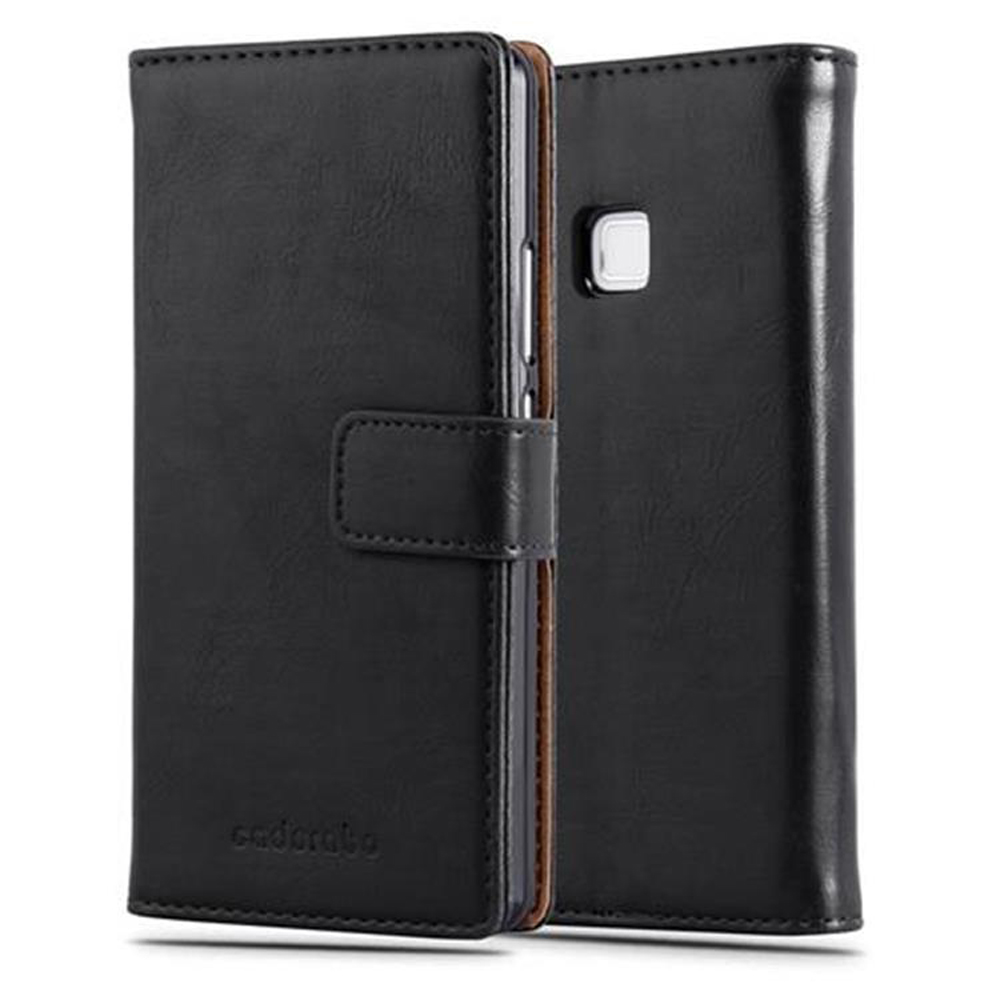 Funda de cuero negra cerrada. Detalle cuadrado blanco en la parte trasera.