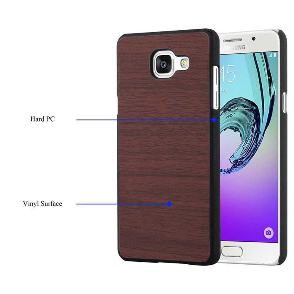 Funda con diseño de veta de madera, junto a un teléfono.
