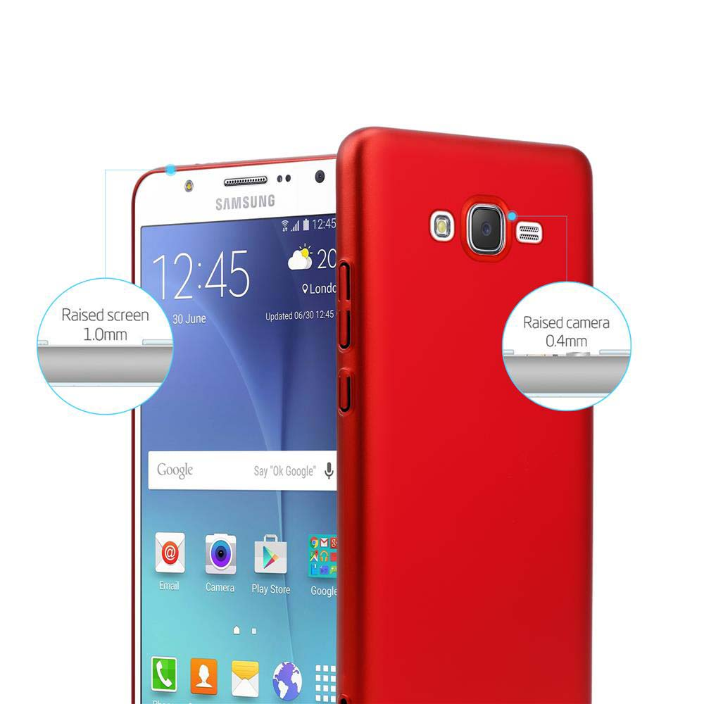 Ein Telefon und eine rote Hülle. Das Telefon zeigt Zeit und Datum. Die Hülle hat Kamera- und Knopfausschnitte.