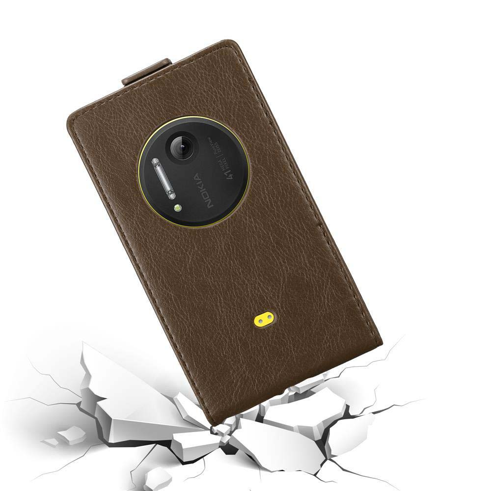 Ein Nokia-Telefon in einer braunen Lederhülle bricht durch eine weiße Oberfläche. Die Kamera ist sichtbar. Ein brauner Kreis unten.