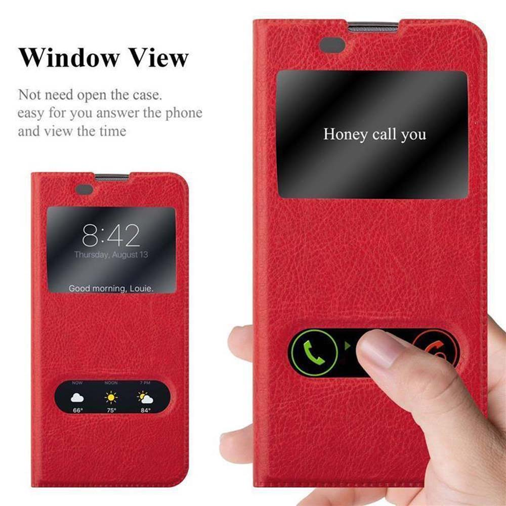 Custodia rossa per telefono con vista a finestra. Lo schermo del telefono mostra ora e notifiche. Mano tiene la custodia.