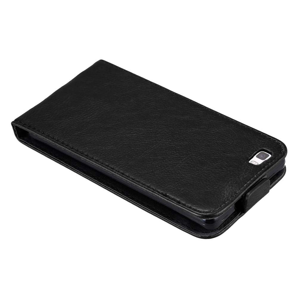 Una funda negra para teléfono está plana. La funda está cerrada. Tiene un agujero para la cámara en la parte superior.