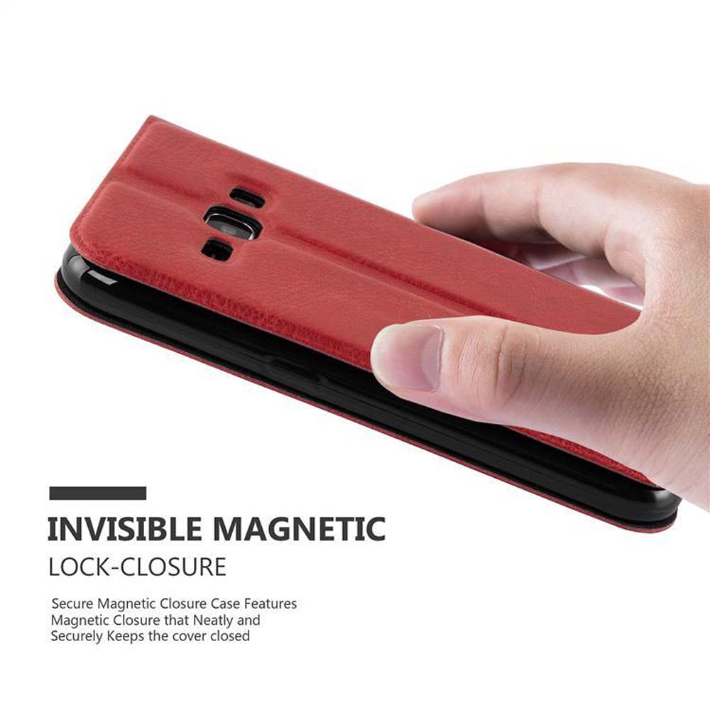 Una mano che chiude una custodia rossa per telefono. Il testo sottostante recita 'Chiusura magnetica invisibile'.