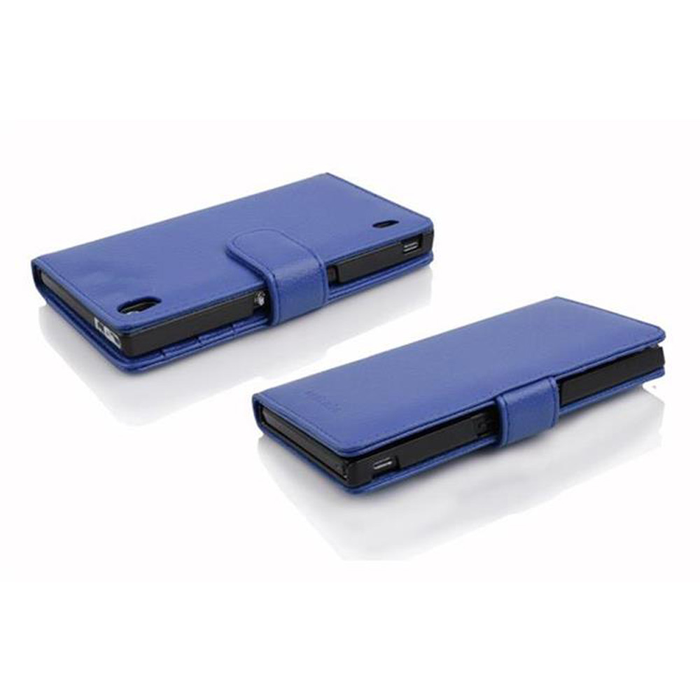 Due custodie per telefono in pelle blu. Una chiusa, una aperta, mostrando il telefono.