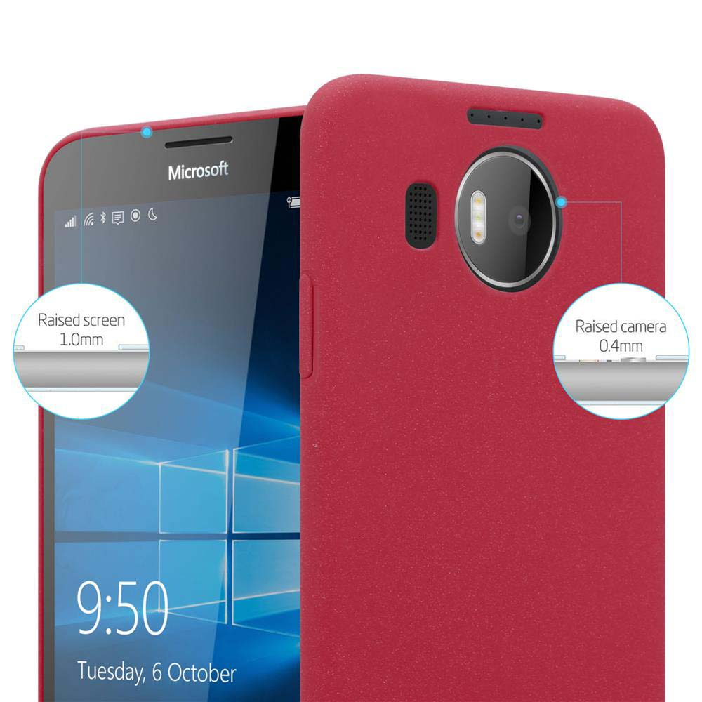 Funda de teléfono roja a la derecha con un teléfono. La pantalla muestra la hora. El texto dice 'Raised screen' y 'Raised camera'.