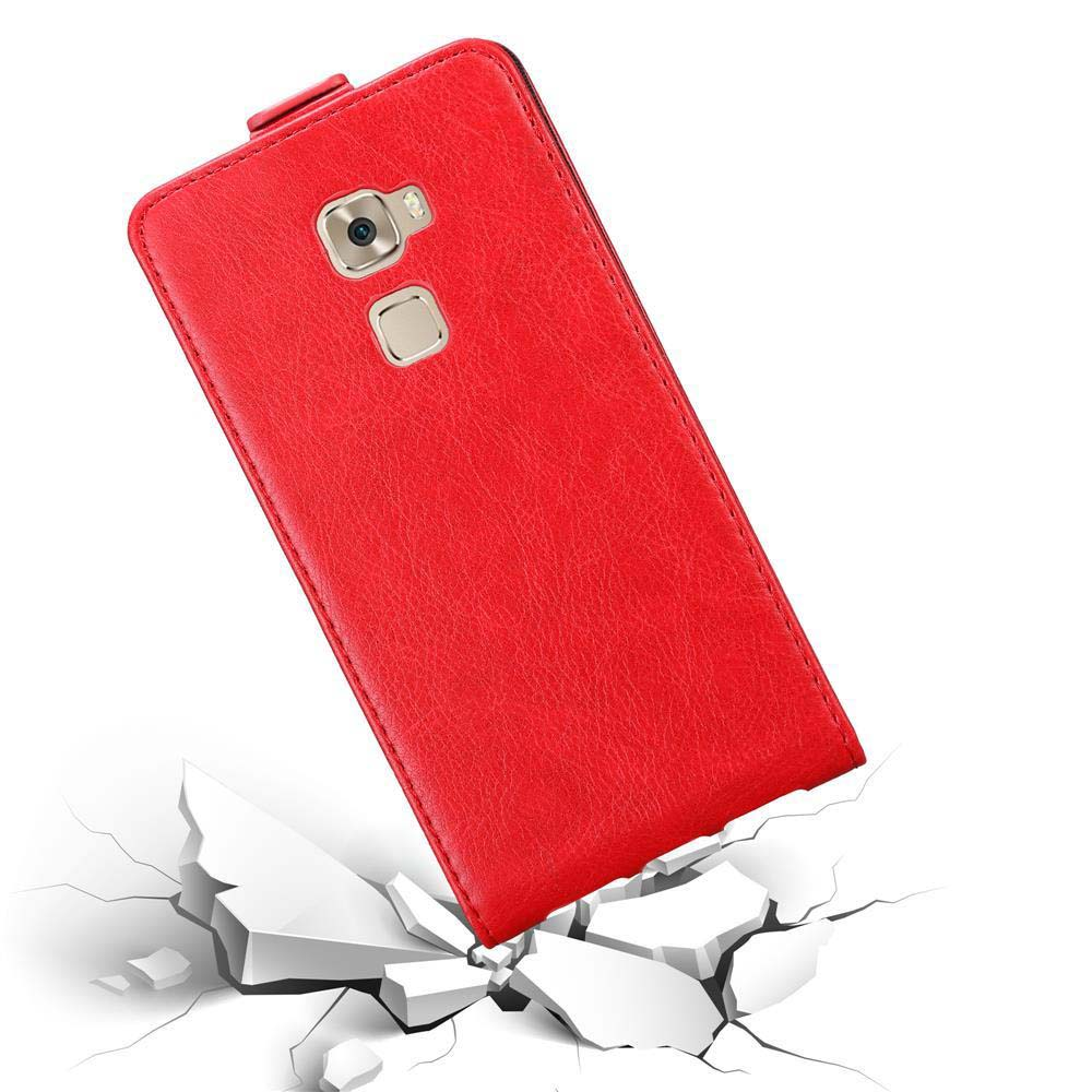 Custodia per telefono rossa su una superficie rotta. La custodia copre il telefono.