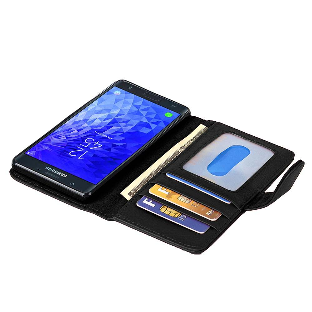 Un telefono in una custodia a portafoglio con carte di credito e contanti. Lo schermo mostra un motivo geometrico blu.