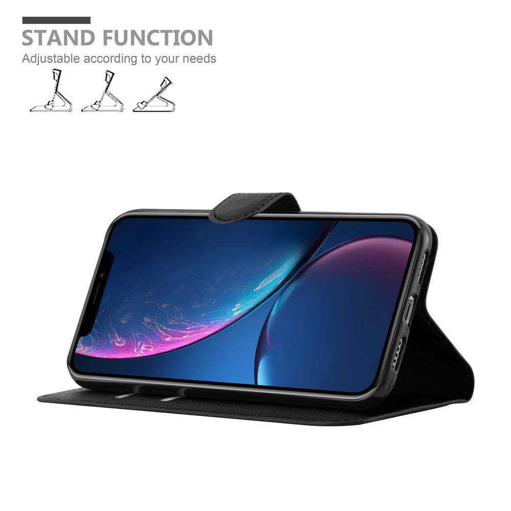 Ein Telefon in einer schwarzen Hülle, die als Ständer verwendet wird, auf weißem Hintergrund.