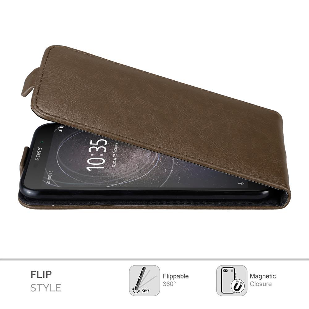 Custodia marrone per telefono aperta, che mostra un telefono. Testo: Stile flip, ribaltabile, chiusura magnetica.