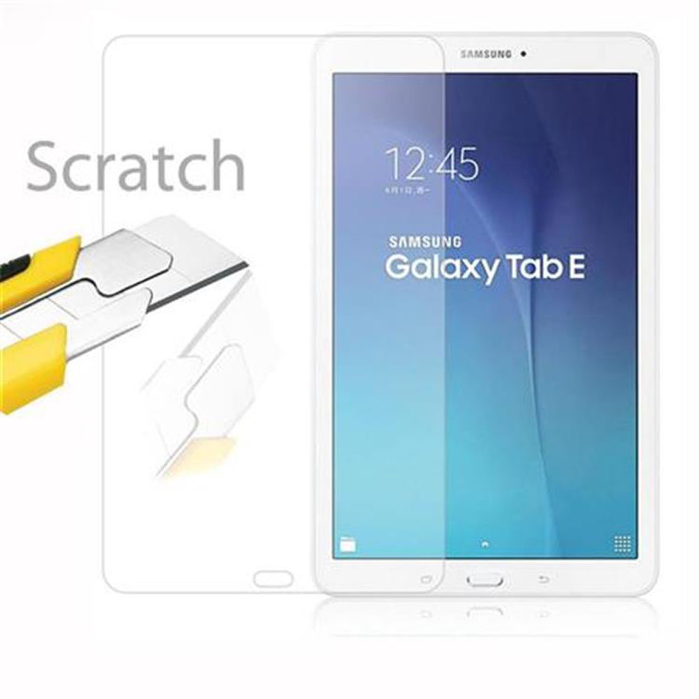 Tablet con protezione schermo. Un coltello taglia la protezione. Il tablet mostra l'ora.