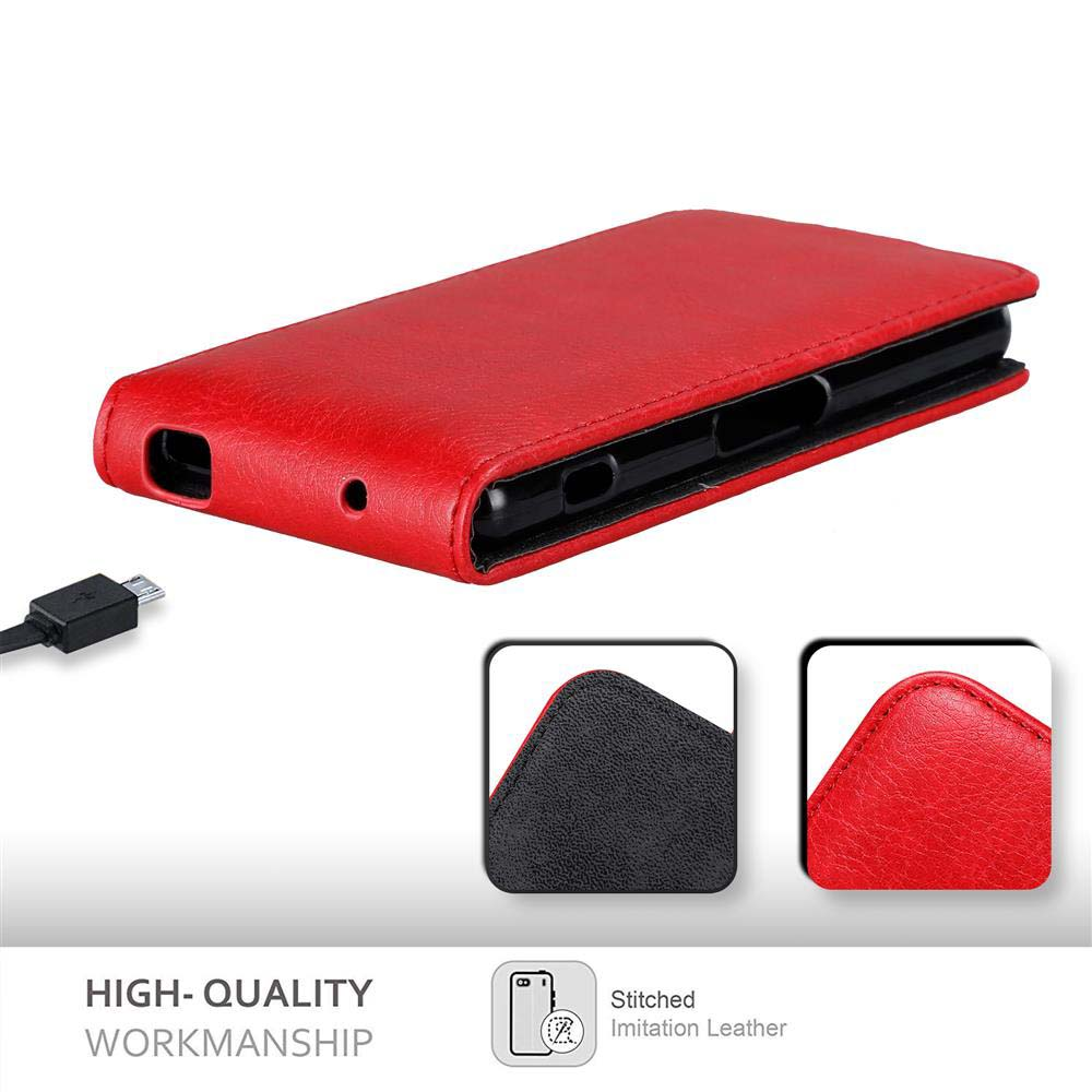 Una funda de teléfono roja con un teléfono, un cable de carga y detalles de primer plano.