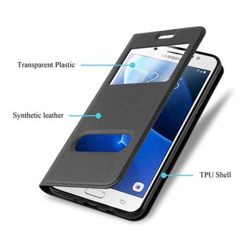 Una funda de teléfono, parcialmente abierta, con un teléfono dentro. El texto etiqueta los materiales: plástico y cuero.