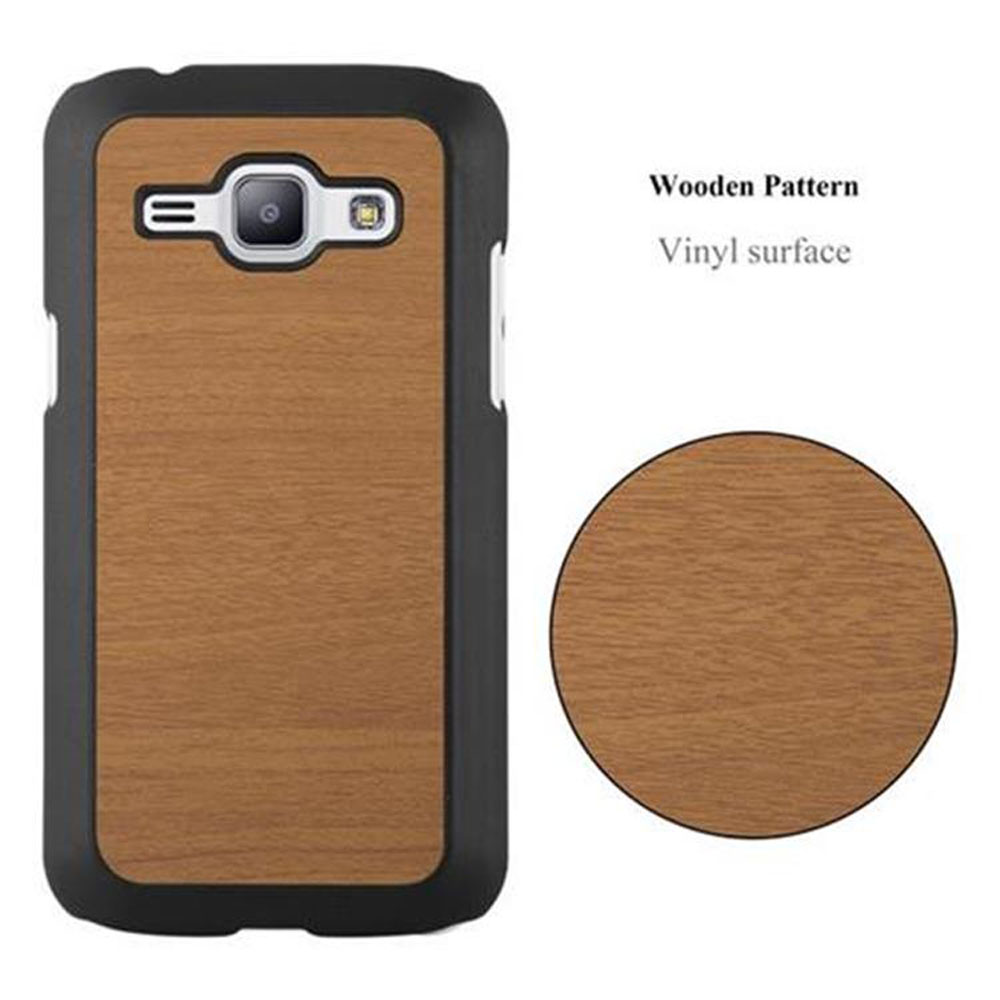 Custodia per telefono con motivo in legno e un telefono. C'è un motivo circolare in legno.