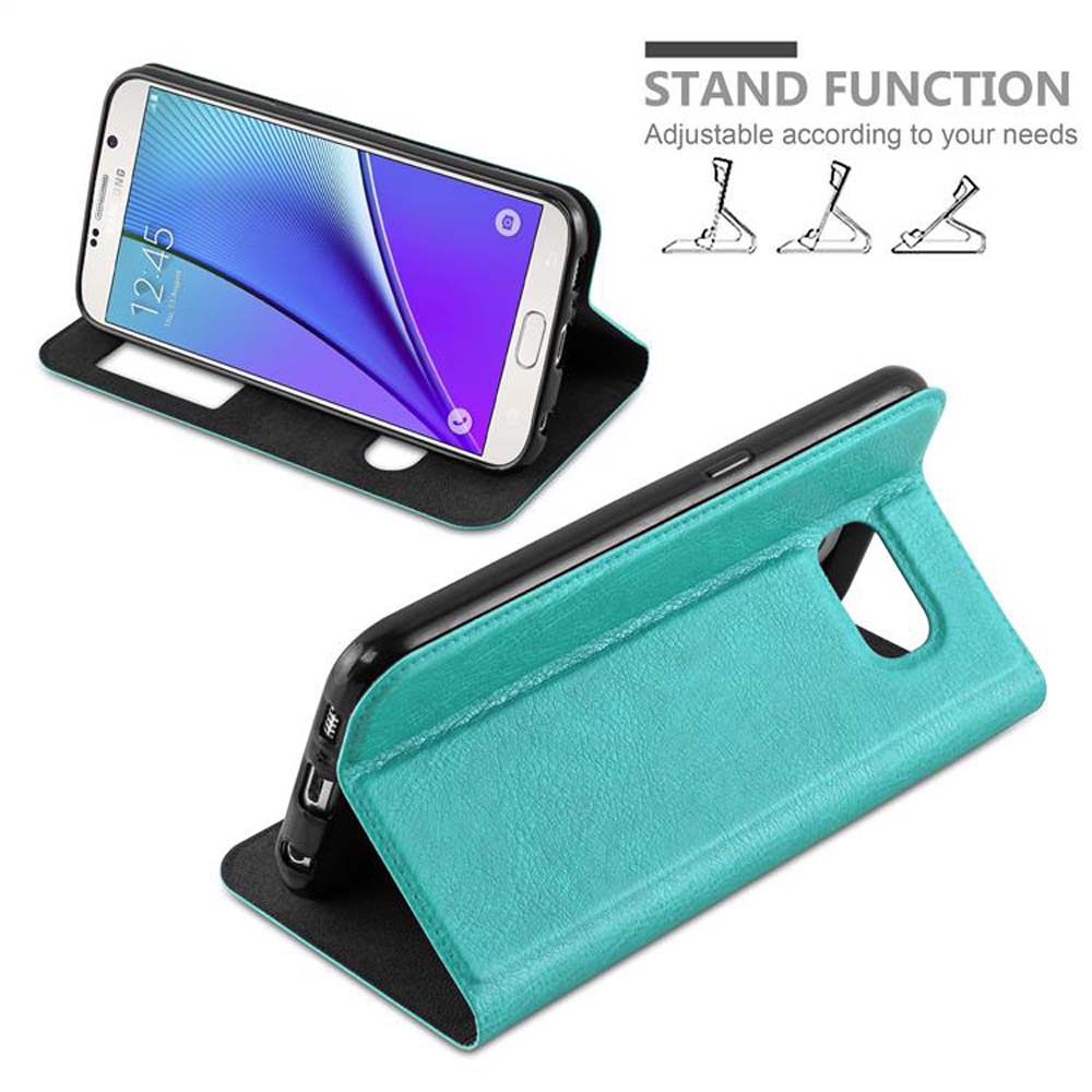 Telefono in una custodia, può stare in piedi. Testo: Funzione stand, regolabile. Il telefono è turchese.