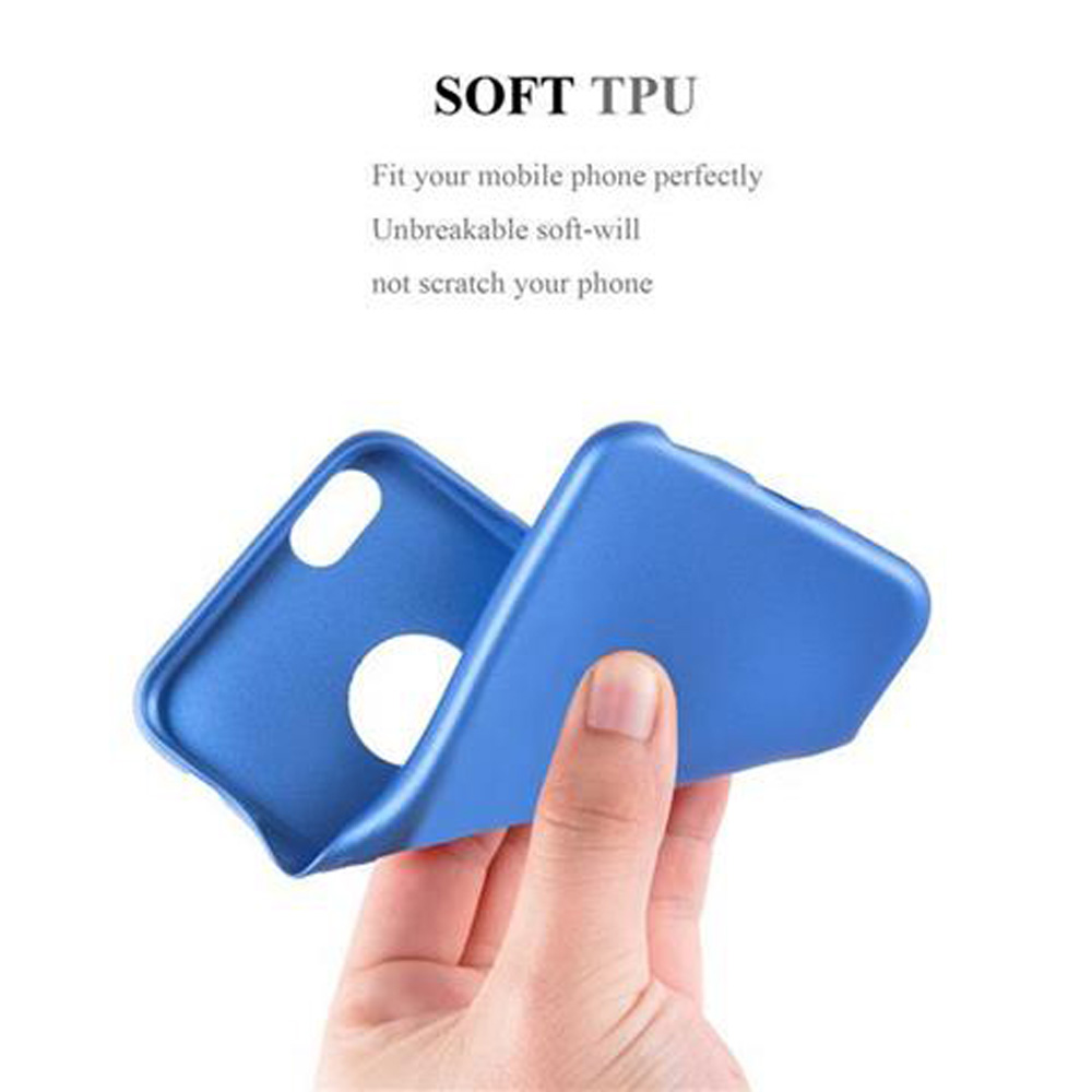 Hand hält eine blaue, flexible Handyhülle.