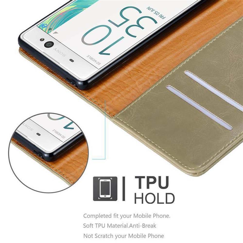 Un teléfono en una funda. El teléfono muestra la hora 10:35 del viernes 05 de junio. La funda es marrón y verde.