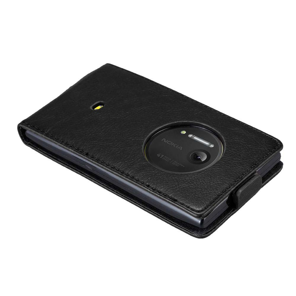 Eine geschlossene schwarze Handyhülle mit einer Kamera. Die Hülle hat das Nokia-Logo. Die Kamera befindet sich auf der Rückseite.