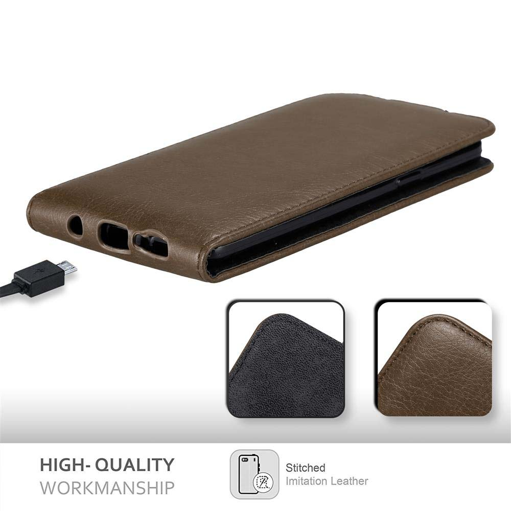Eine braune Handyhülle mit einem schwarzen Telefon darin. Ein Kabel ist an das Telefon angeschlossen. Text lautet 'High-Quality'.