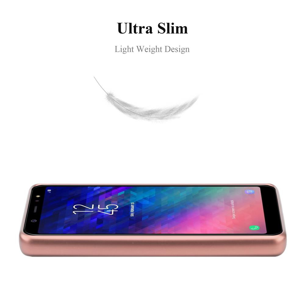 Una custodia per telefono color oro rosa. La custodia del telefono è posizionata su una superficie bianca.