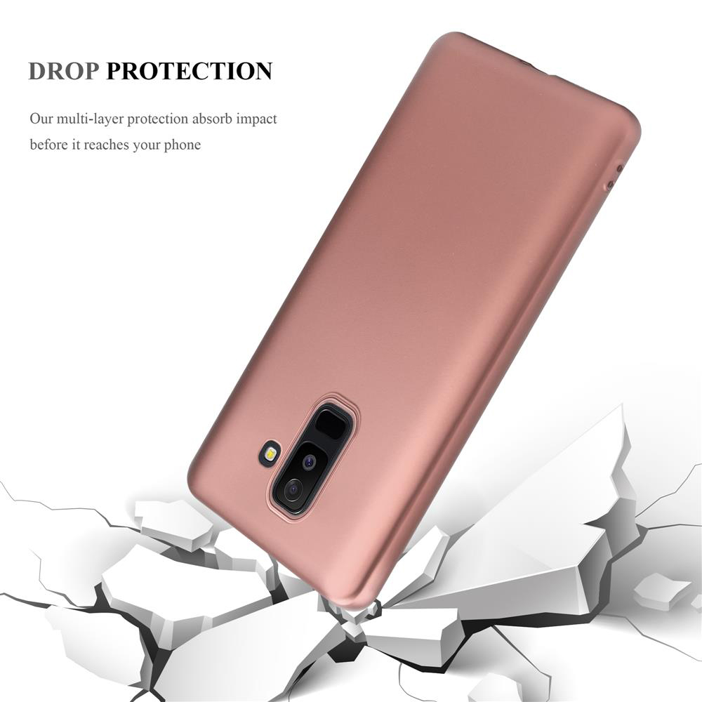 Telefono in custodia oro rosa, che cade su una superficie incrinata, che mostra la protezione dalle cadute.