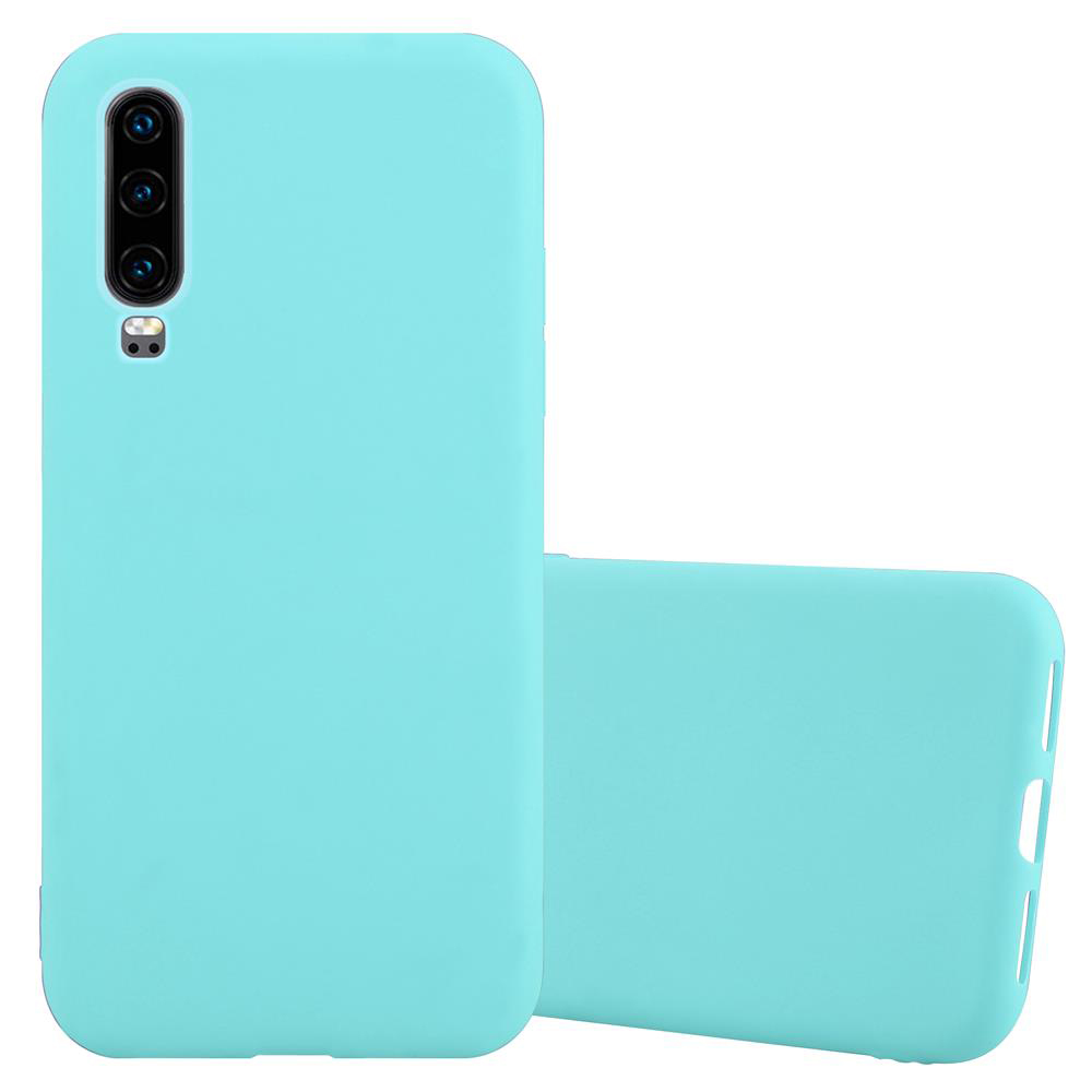 Due custodie per telefono azzurre. Tre lenti della fotocamera visibili. Su sfondo bianco.