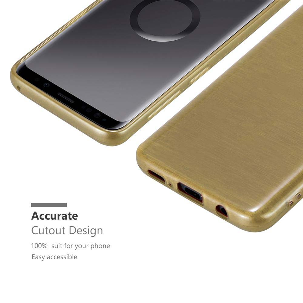 Primo piano di una custodia dorata per telefono, con un telefono all'interno. Design preciso.