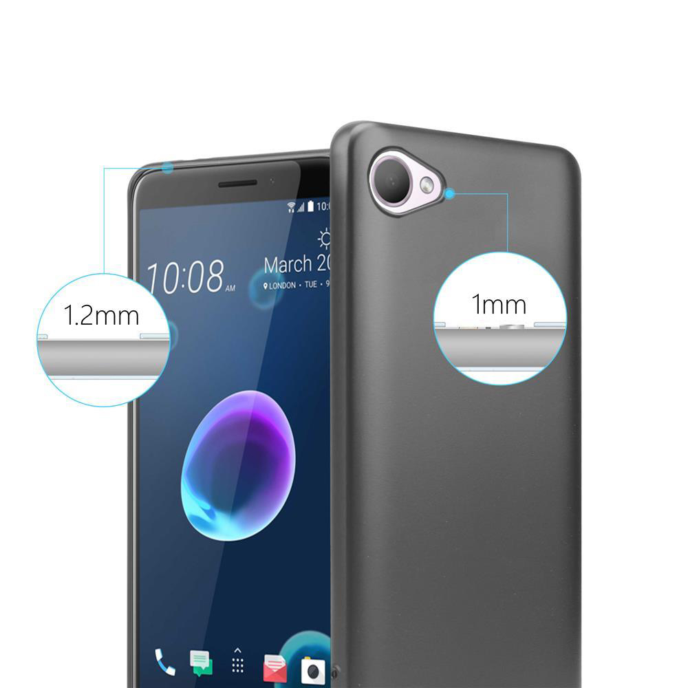 Un telefono nero con una custodia nera. Lo spessore della custodia è di 1,2 mm e 1 mm. Il telefono mostra ora, data e luogo.