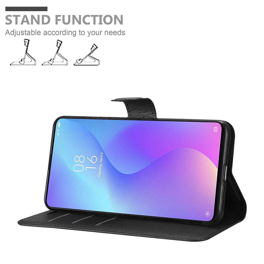 Telefono nero in custodia di pelle nera con funzione stand. Lo schermo mostra l'ora e la data.