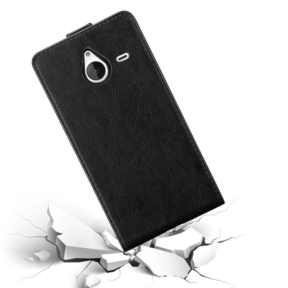 Custodia nera per telefono. La custodia è aperta, rivelando la fotocamera e il flash del telefono. Appoggiata su superficie bianca crepata.