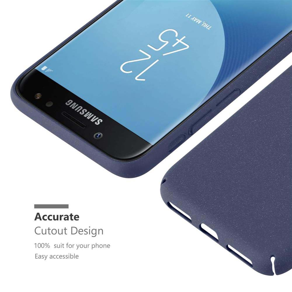 Ein Telefon mit Hülle und der Uhrzeit auf dem Bildschirm. Die Hülle ist dunkelblau.