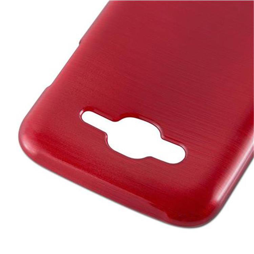 Una custodia rossa per telefono. La custodia ha un foro per la fotocamera e una superficie liscia e lucida.