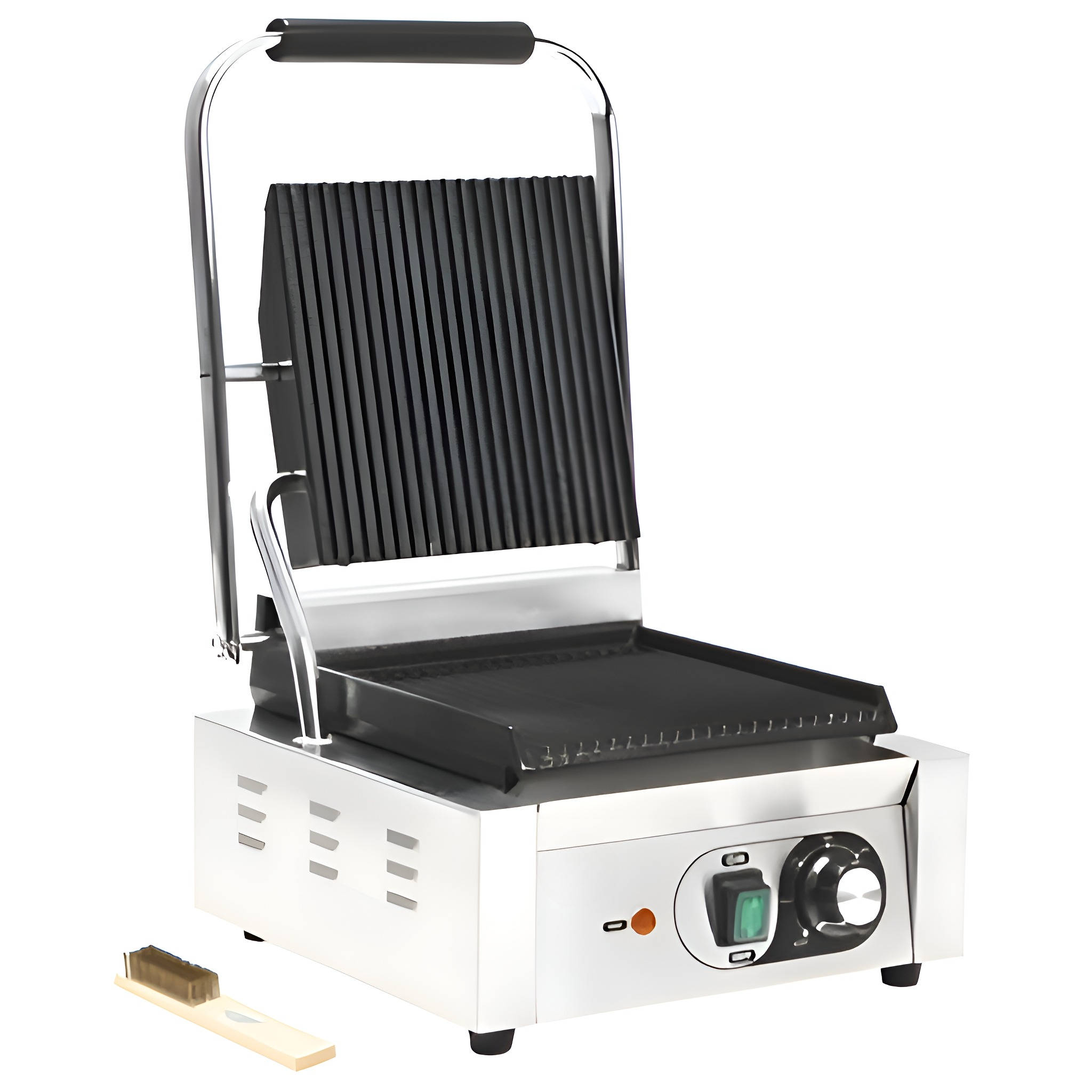 Panini-Presse aus Edelstahl. Geöffnet, mit schwarzen Grillplatten. Eine kleine Reinigungsbürste liegt daneben.