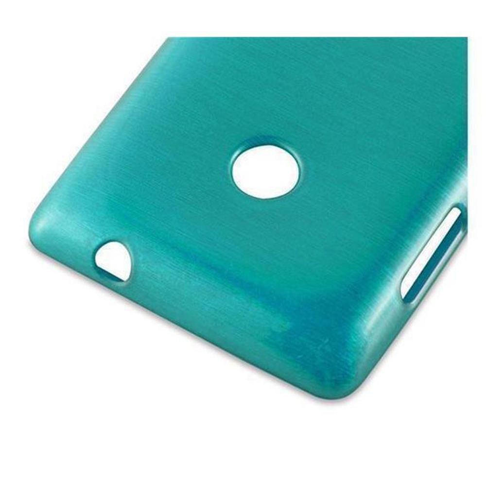 Primo piano di una custodia per telefono verde acqua con un foro e due aperture. La custodia ha un aspetto metallo spazzolato.
