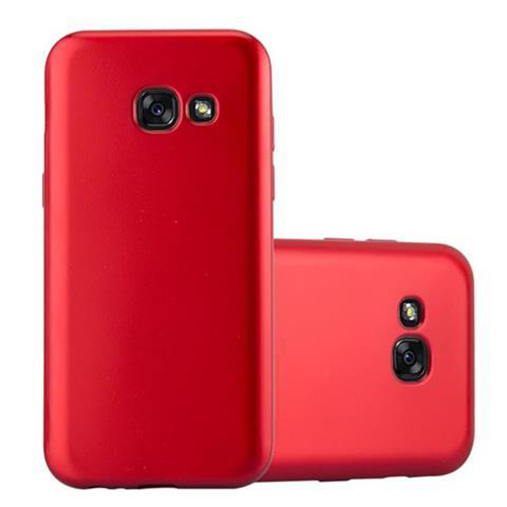 Funda roja para teléfono con recorte de cámara, con otra sobre fondo blanco.