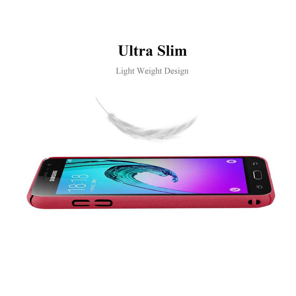 Ein rotes Smartphone liegt auf einer weißen Oberfläche. Das Telefon zeigt die Uhrzeit 18:18.