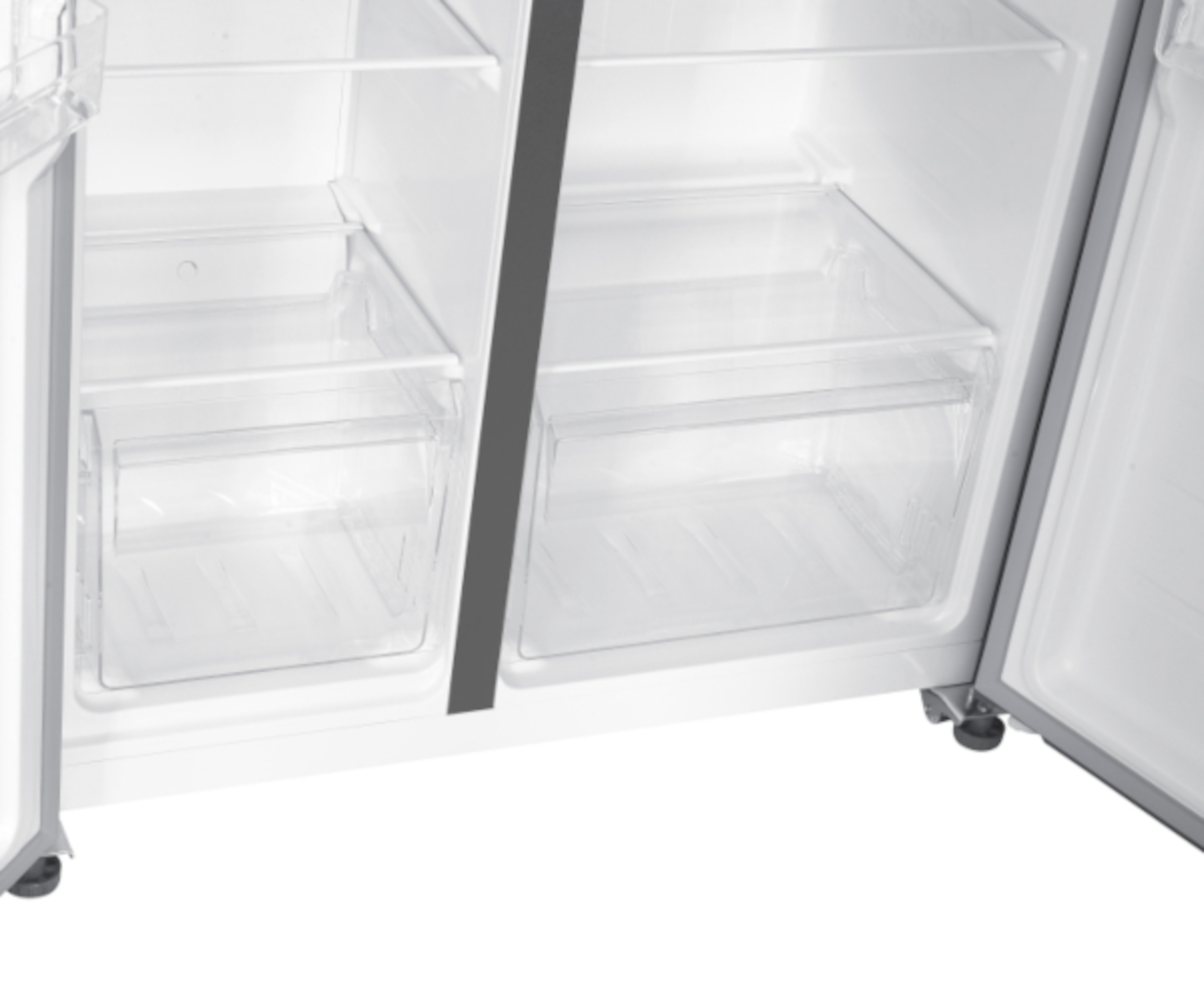Offener Kühlschrank. Zwei durchsichtige Schubladen sind sichtbar. Schubladen stehen nebeneinander.