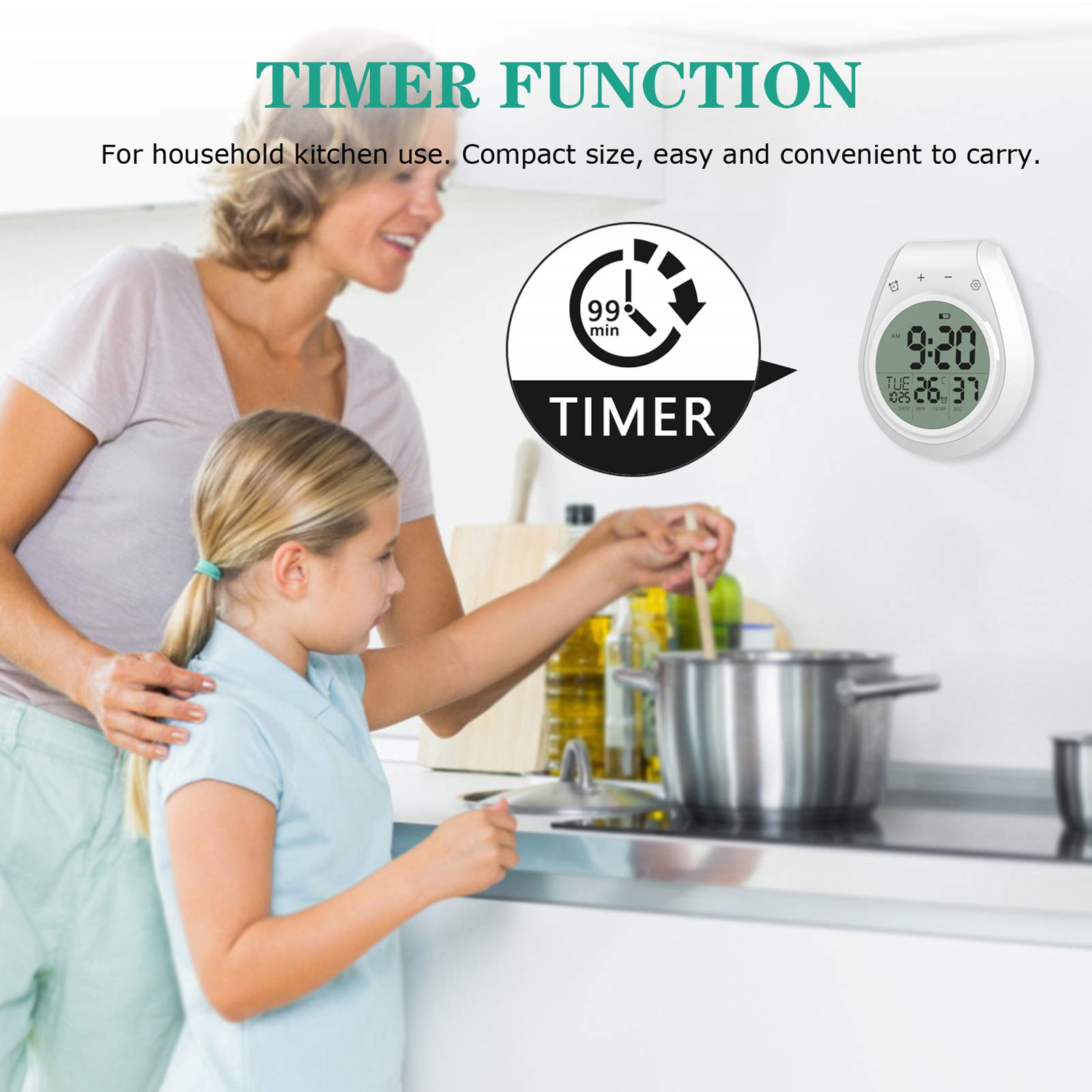 Frau und Mädchen in der Küche, Timer an der Wand. Mädchen rührt in Topf. Timer zeigt Zeit und Countdown an.