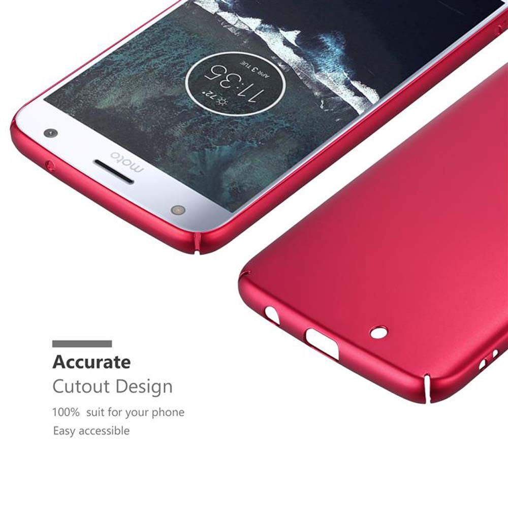 Rote Handyhülle mit Telefon. Das Telefon zeigt die Zeit. Weißer Hintergrund.